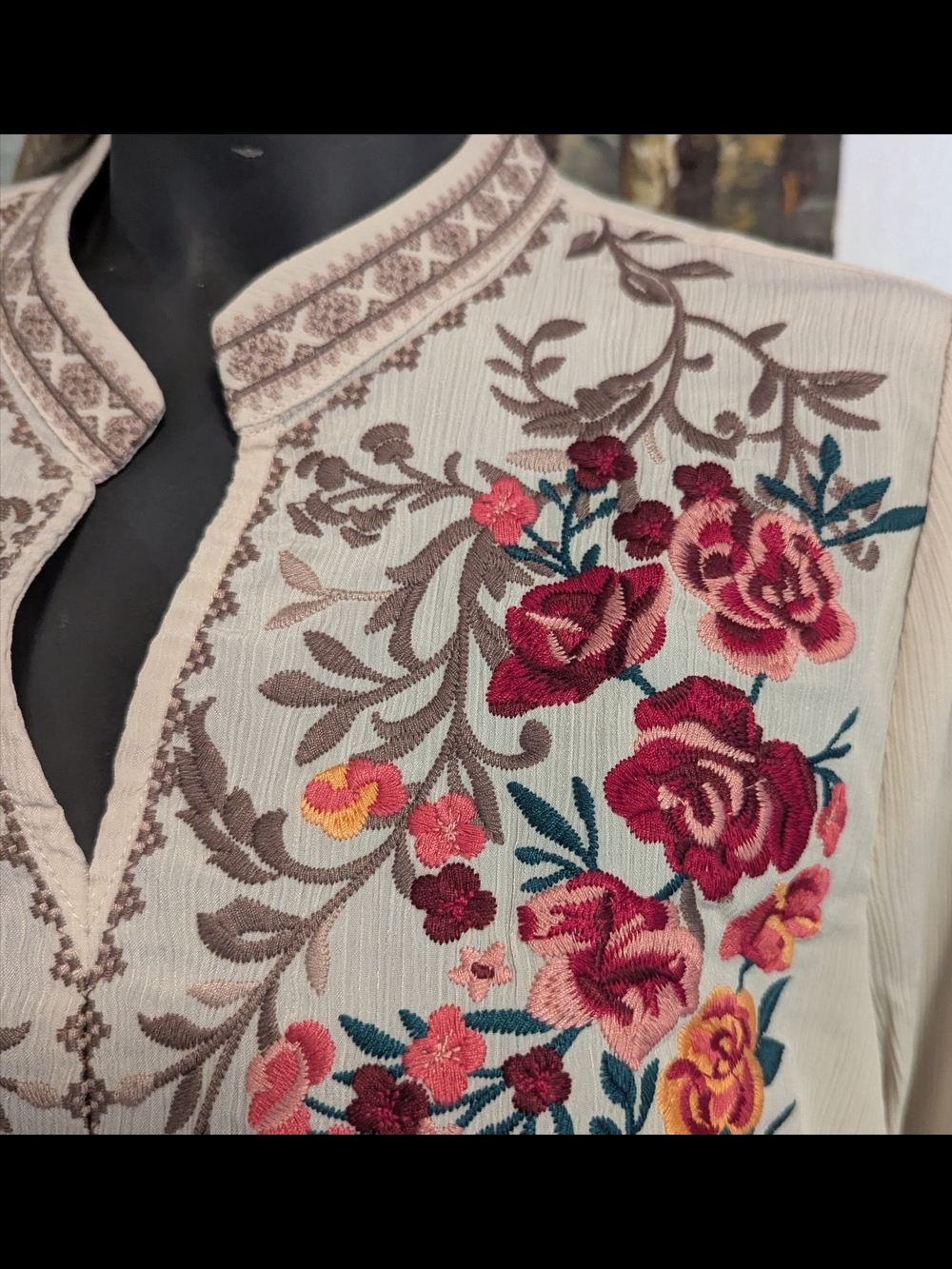New With Tags Savanna Jane Cream Tunic with Multicolor Floral Embroidery - Picture 4 of 8